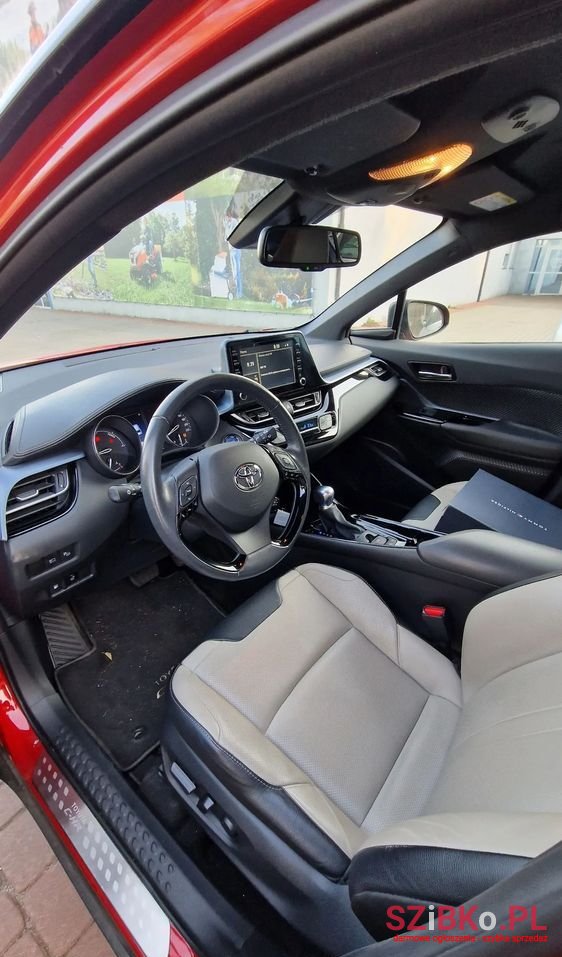 2020' Toyota C-HR 2.0 Hybrid Selection photo #6