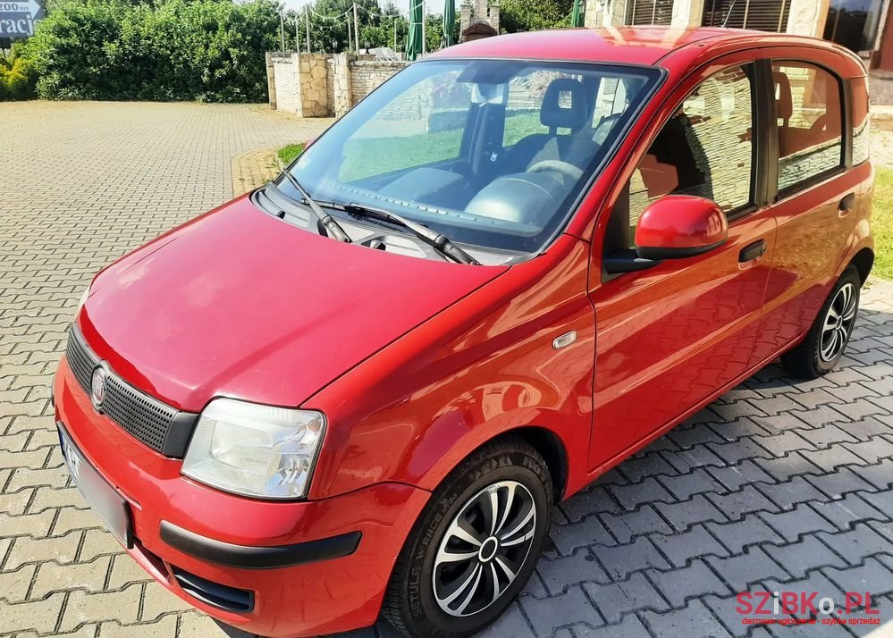 2010' Fiat Panda photo #2