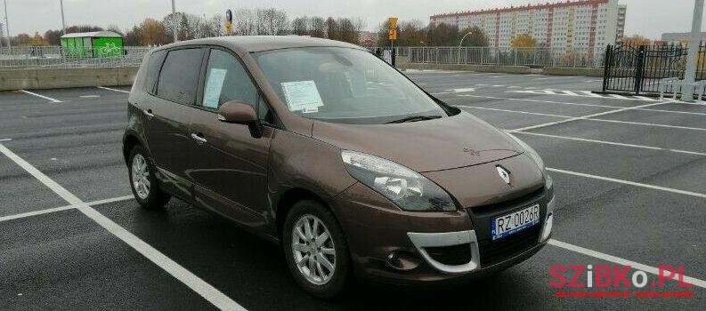2009' Renault Scenic photo #1