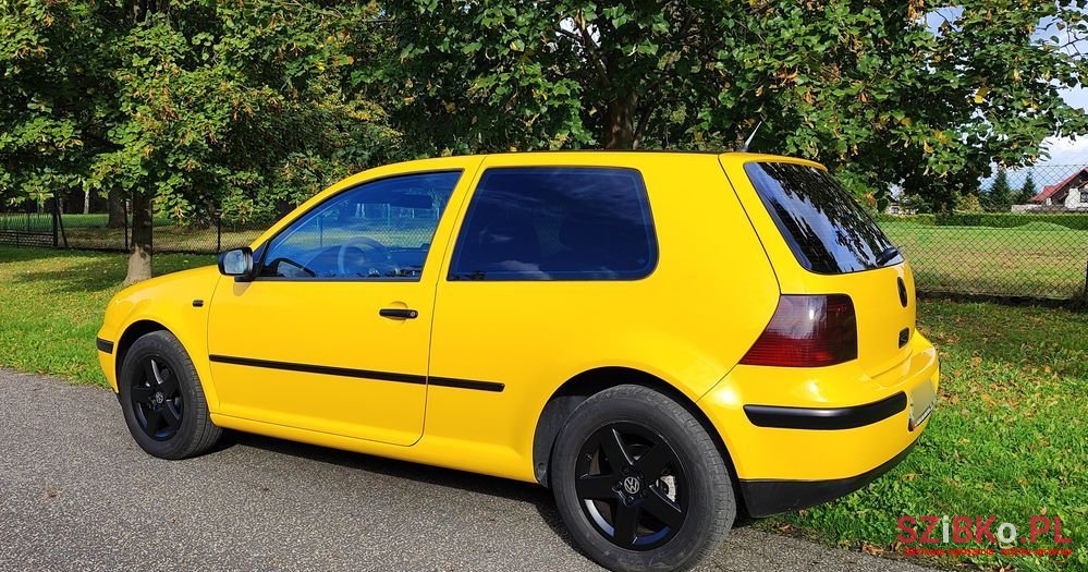 2000' Volkswagen Golf photo #2