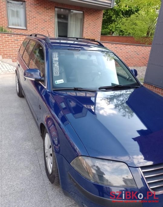 2001' Volkswagen Passat photo #4