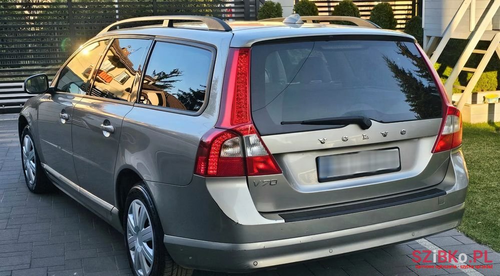 2008' Volvo V70 2.0D Momentum photo #2