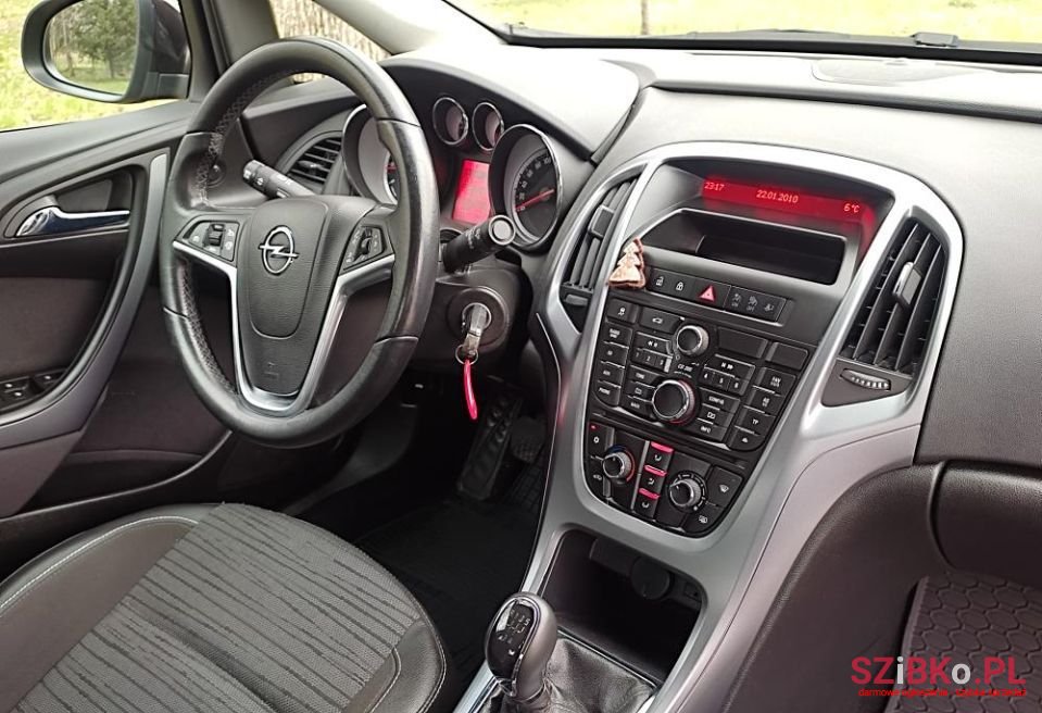 2016' Opel Astra photo #6