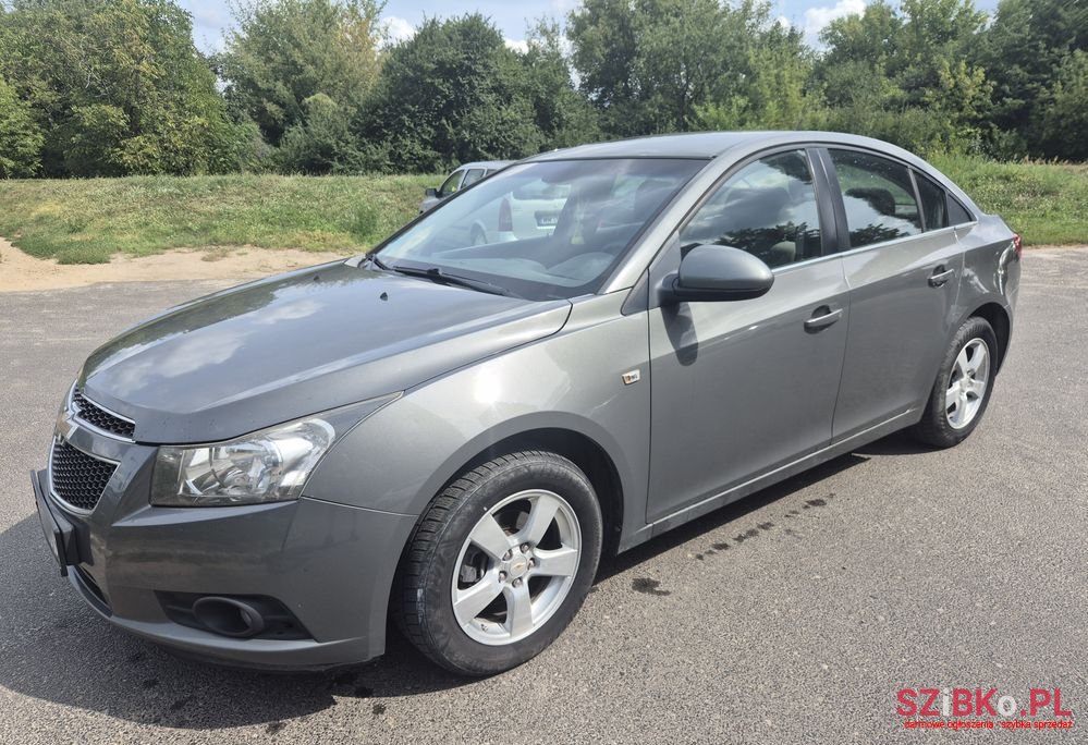 2009' Chevrolet Cruze 1.6 Base photo #1