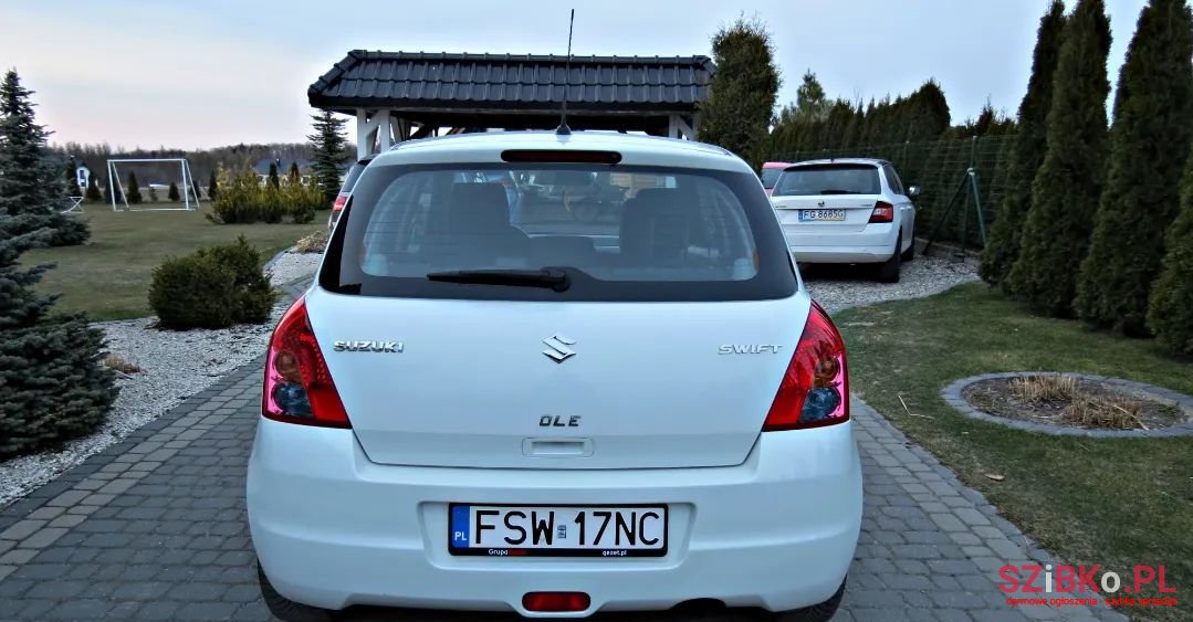 2009' Suzuki Swift photo #5