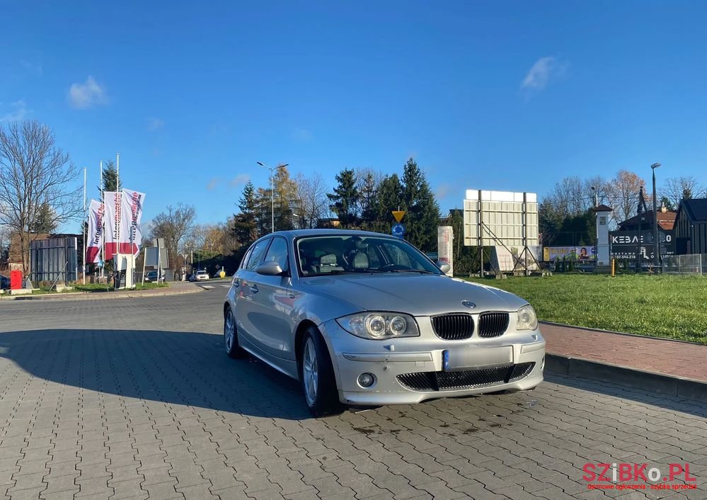 2005' BMW 1 Series 118D photo #1