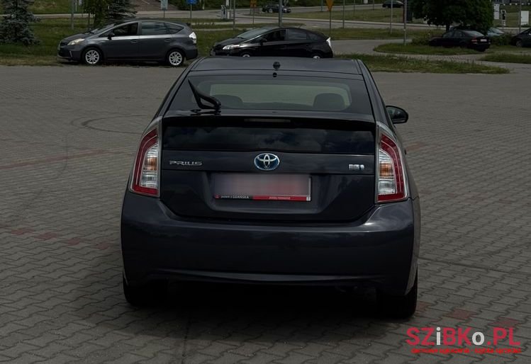 2015' Toyota Prius Hybrid photo #5