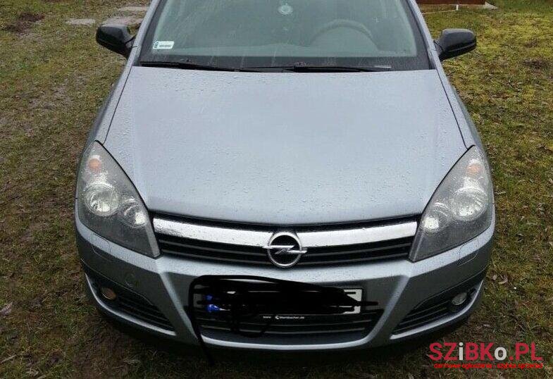 2006' Opel Astra photo #1