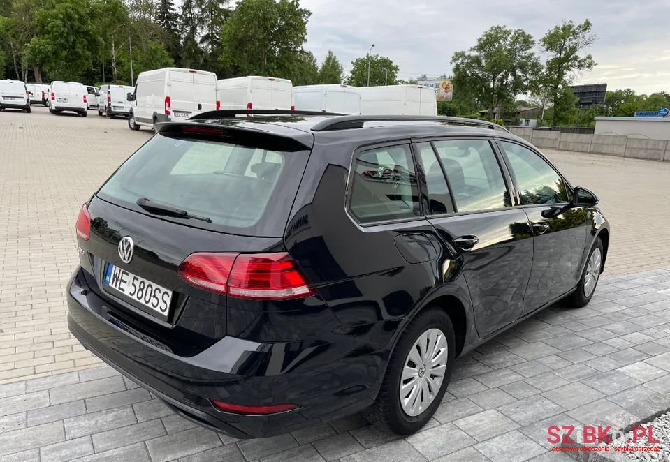 2018' Volkswagen Golf photo #6