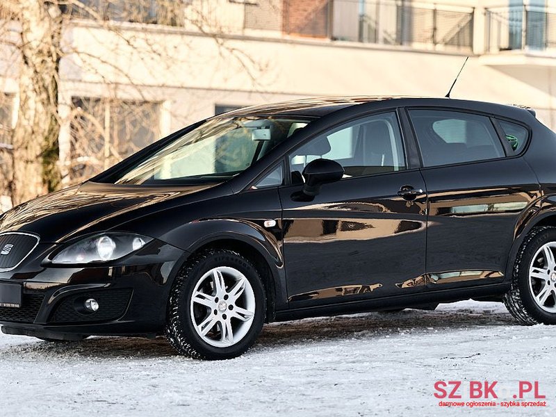 2010' SEAT Leon photo #6