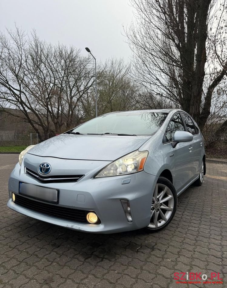 2012' Toyota Prius photo #4