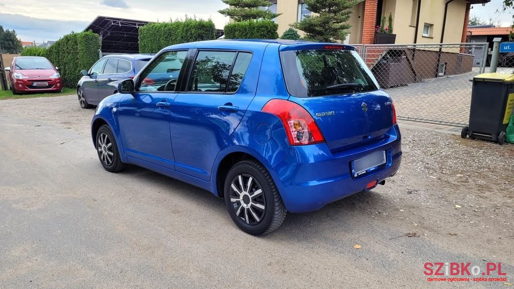 2009' Suzuki Swift 1.3 Comfort photo #2