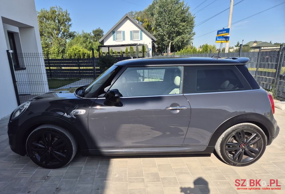 2017' MINI Cooper S Sport photo #2