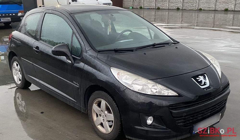 2010' Peugeot 207 photo #2