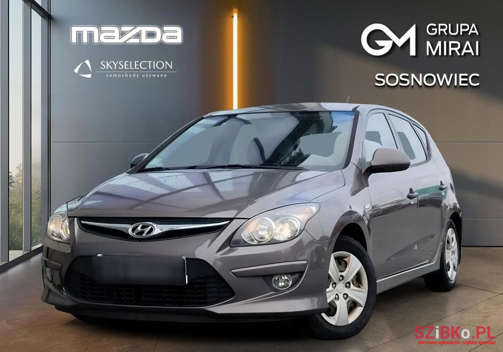 2011' Hyundai i30 1.6 Crdi Base photo #1
