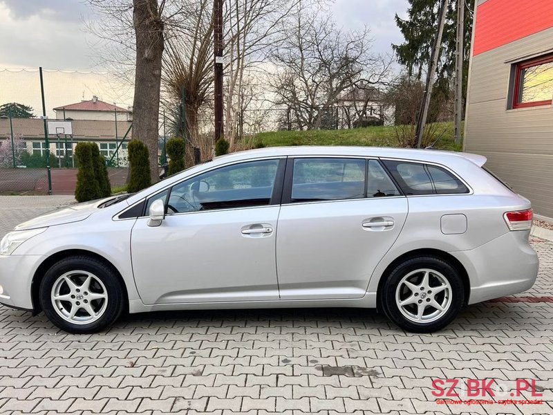 2009' Toyota Avensis 1.8 Sol photo #5