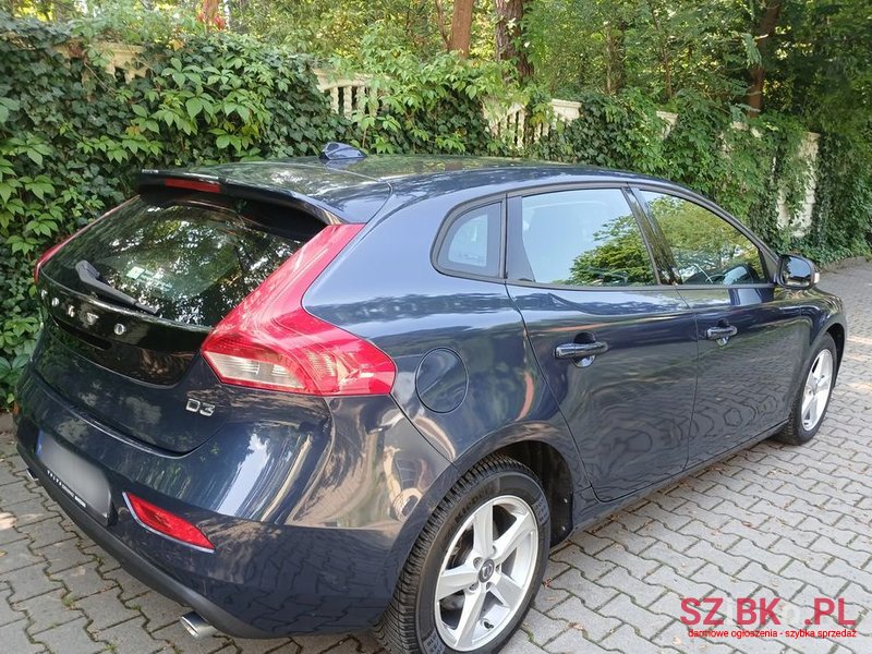2015' Volvo V40 D3 Momentum photo #6