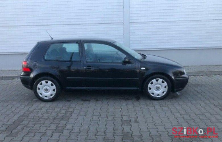 2001' Volkswagen Golf photo #1
