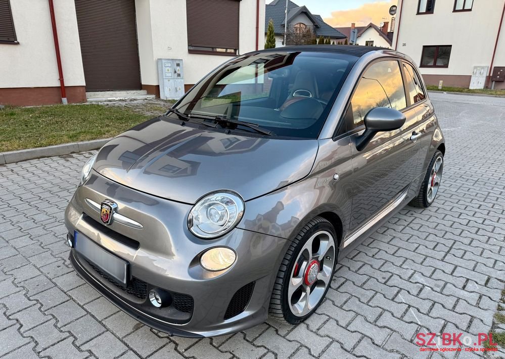 2011' Fiat 500 Abarth photo #1
