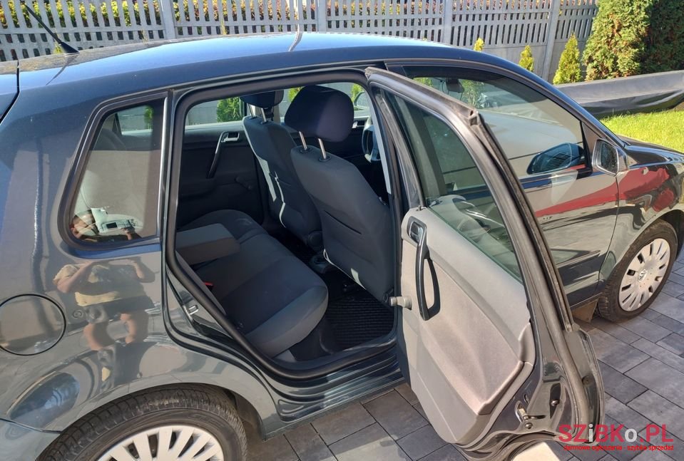 2007' Volkswagen Polo photo #6