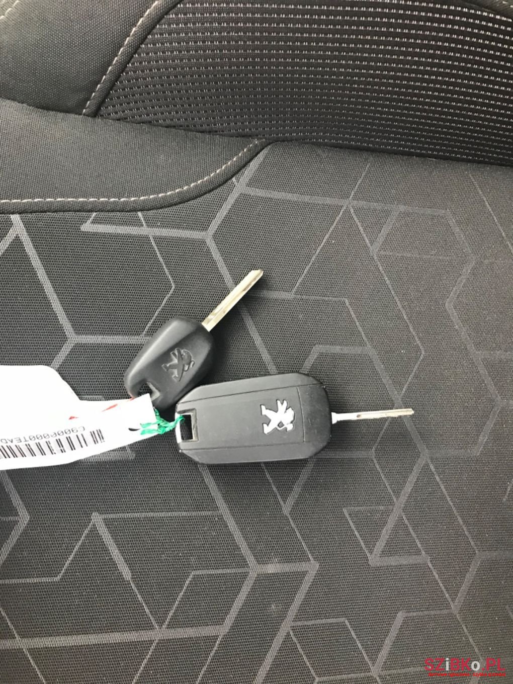 2014' Peugeot 2008 photo #6