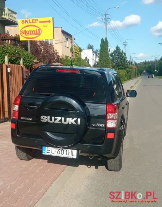 2009' Suzuki Grand Vitara photo #4