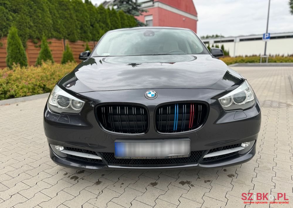 2010' BMW 5 Series photo #3