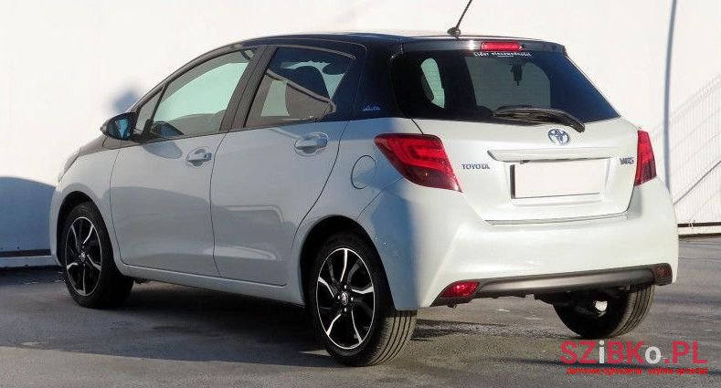 2016' Toyota Yaris photo #3
