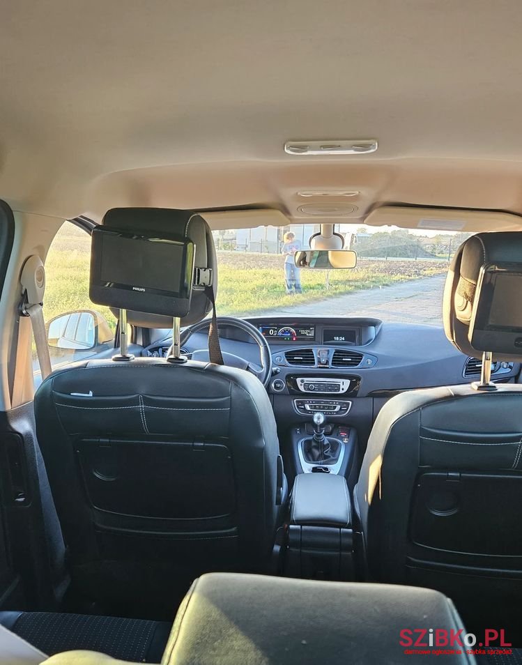 2013' Renault Scenic photo #6