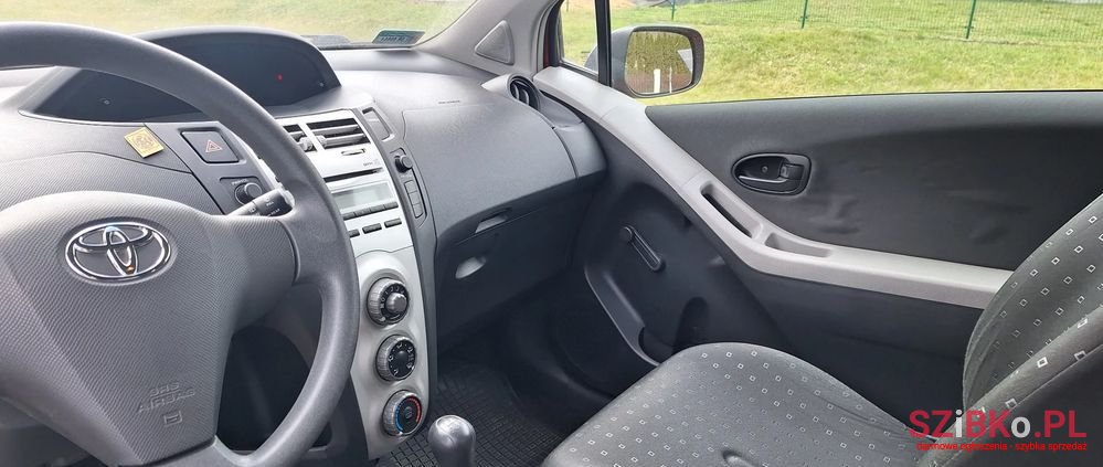 2007' Toyota Yaris 1.0 Luna photo #6