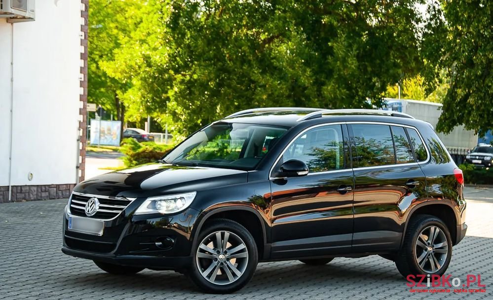 2009' Volkswagen Tiguan photo #2