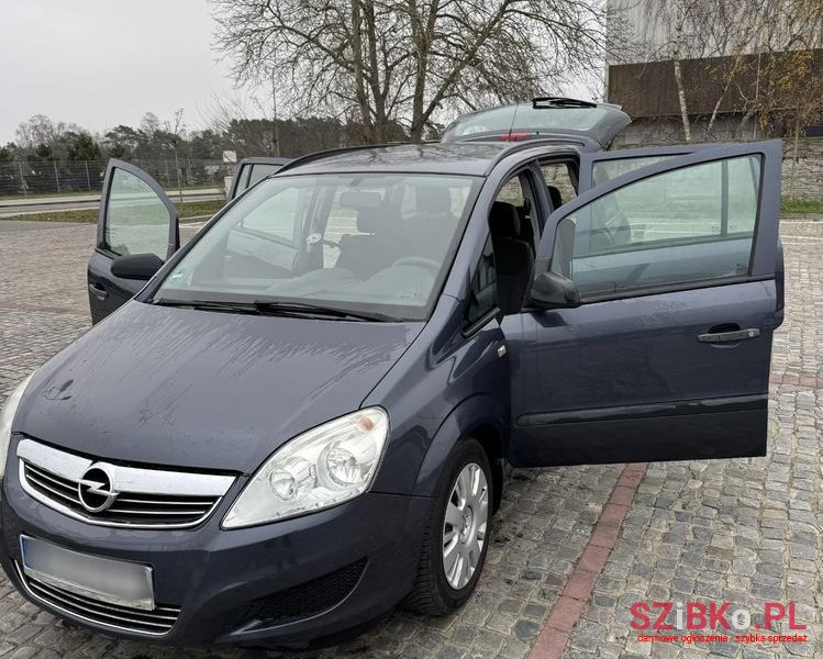 2009' Opel Zafira photo #3