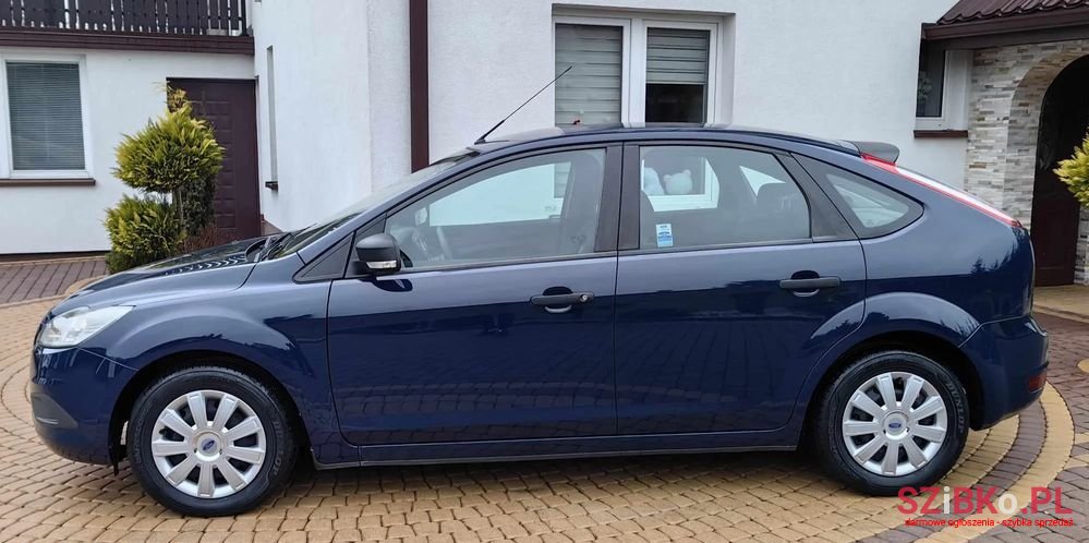 2008' Ford Focus 1.6 Trend photo #2