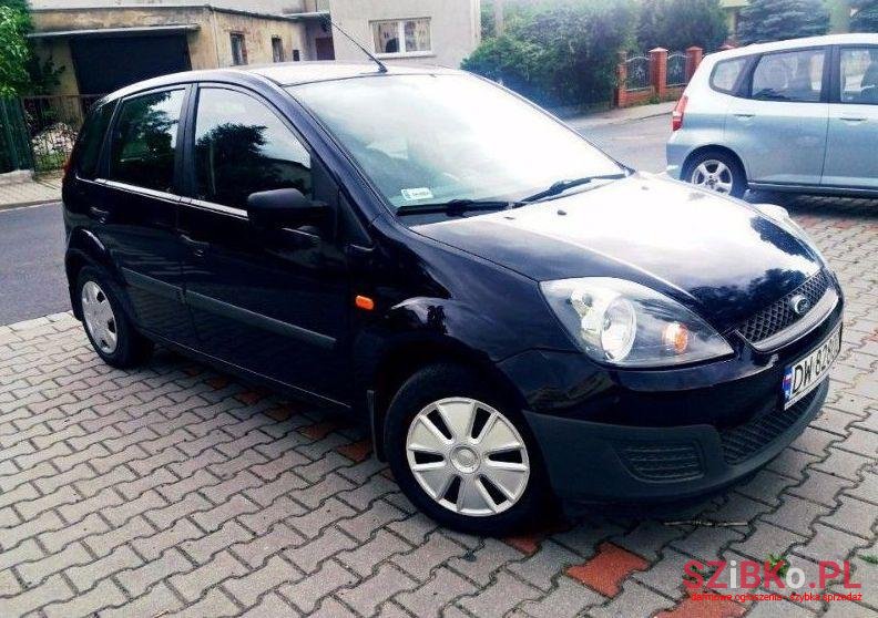 2006' Ford Fiesta photo #1