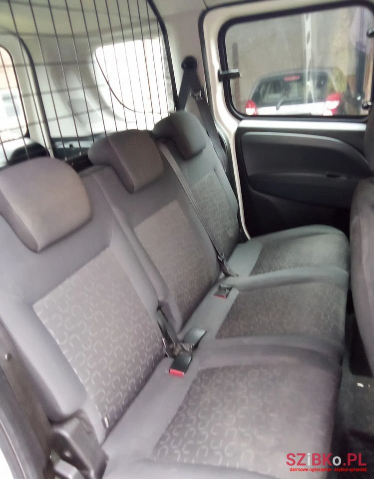 2011' Fiat Doblo photo #5