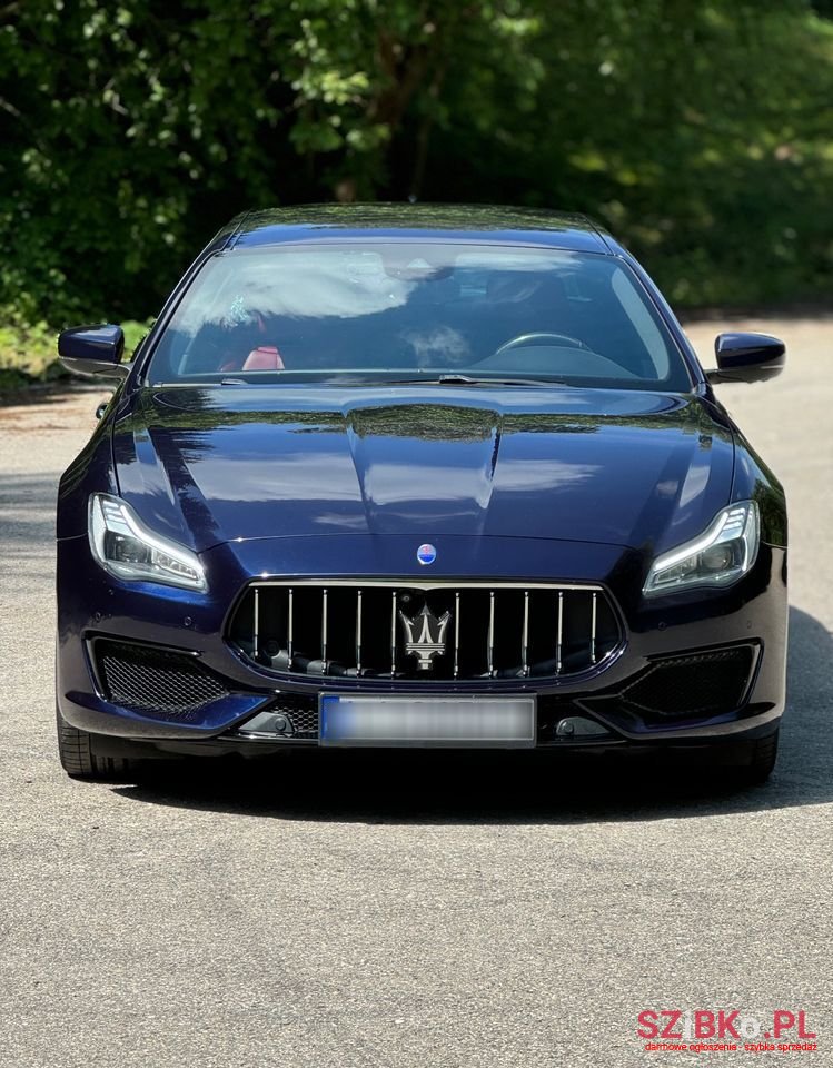 2018' Maserati Quattroporte Diesel Gransport photo #2