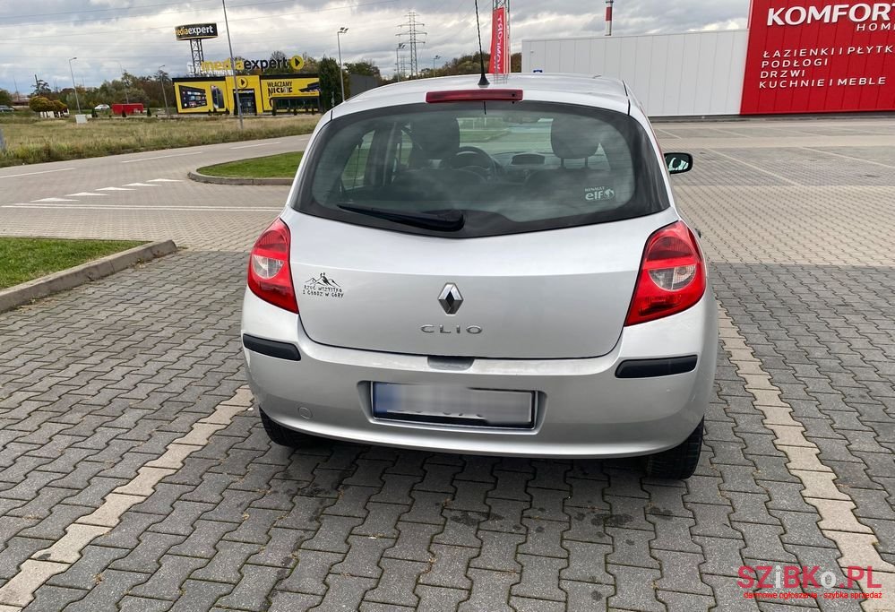 2007' Renault Clio photo #4