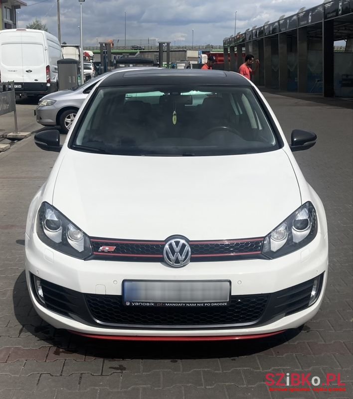 2009' Volkswagen Golf photo #1