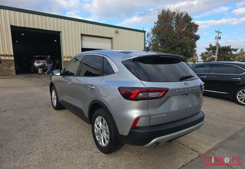 2023' Ford Escape photo #2