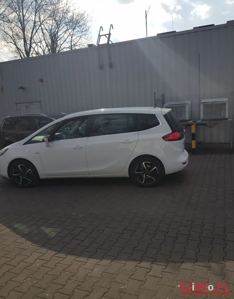 2012' Opel Zafira photo #5