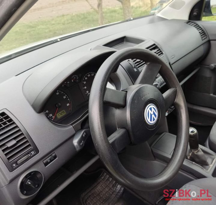 2003' Volkswagen Polo photo #3