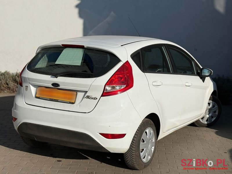 2010' Ford Fiesta photo #4