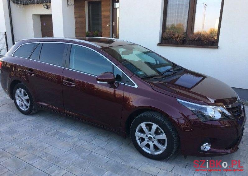 2014' Toyota Avensis photo #2