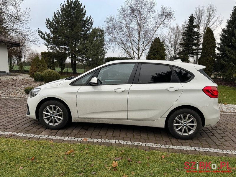 2021' BMW 2 Series 218D Advantage photo #3