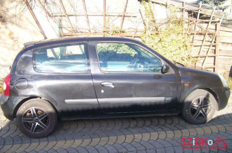 2002' Renault Clio photo #2