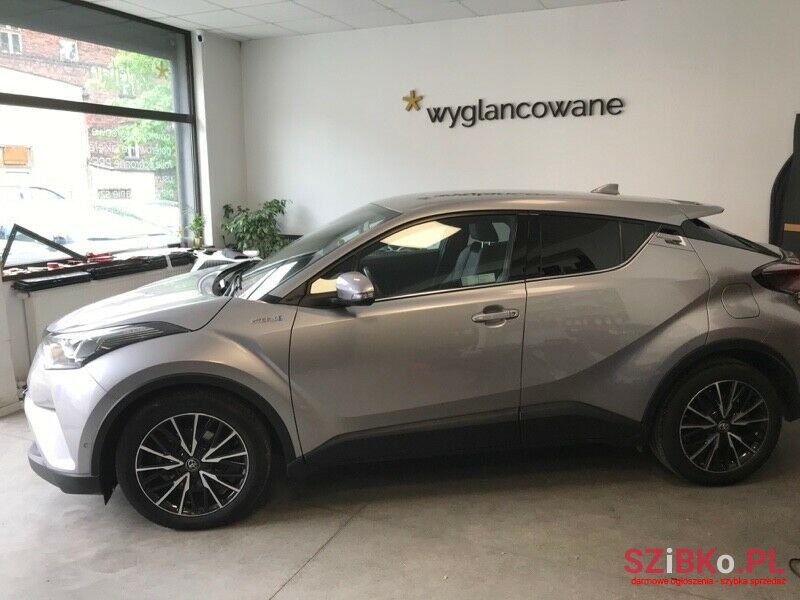 2017' Toyota C-HR photo #2
