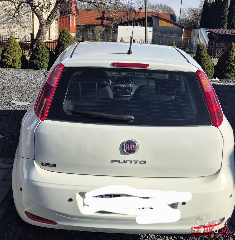 2015' Fiat Punto 1.4 Easy S&S photo #4