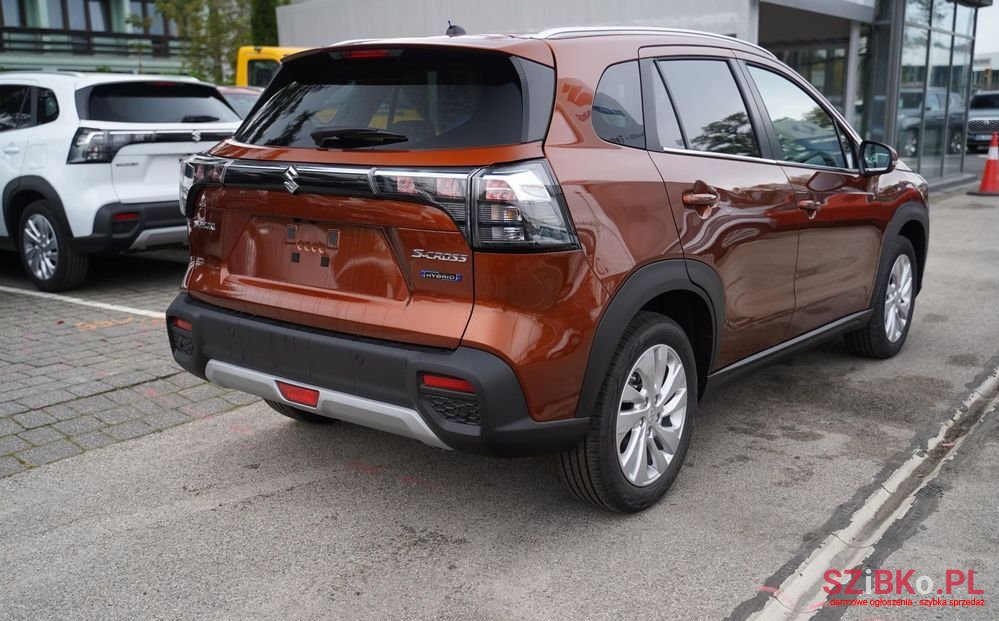 2023' Suzuki SX4 S-Cross photo #3