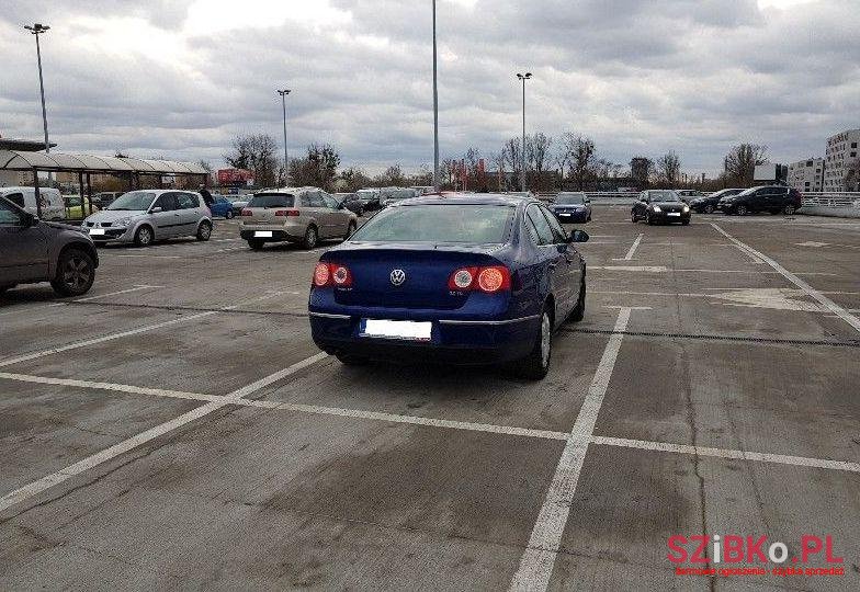 2006' Volkswagen Passat photo #2