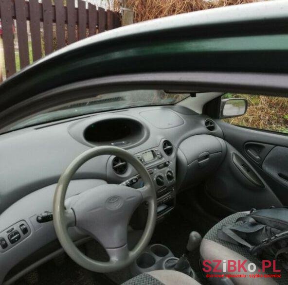 2000' Toyota Yaris photo #4
